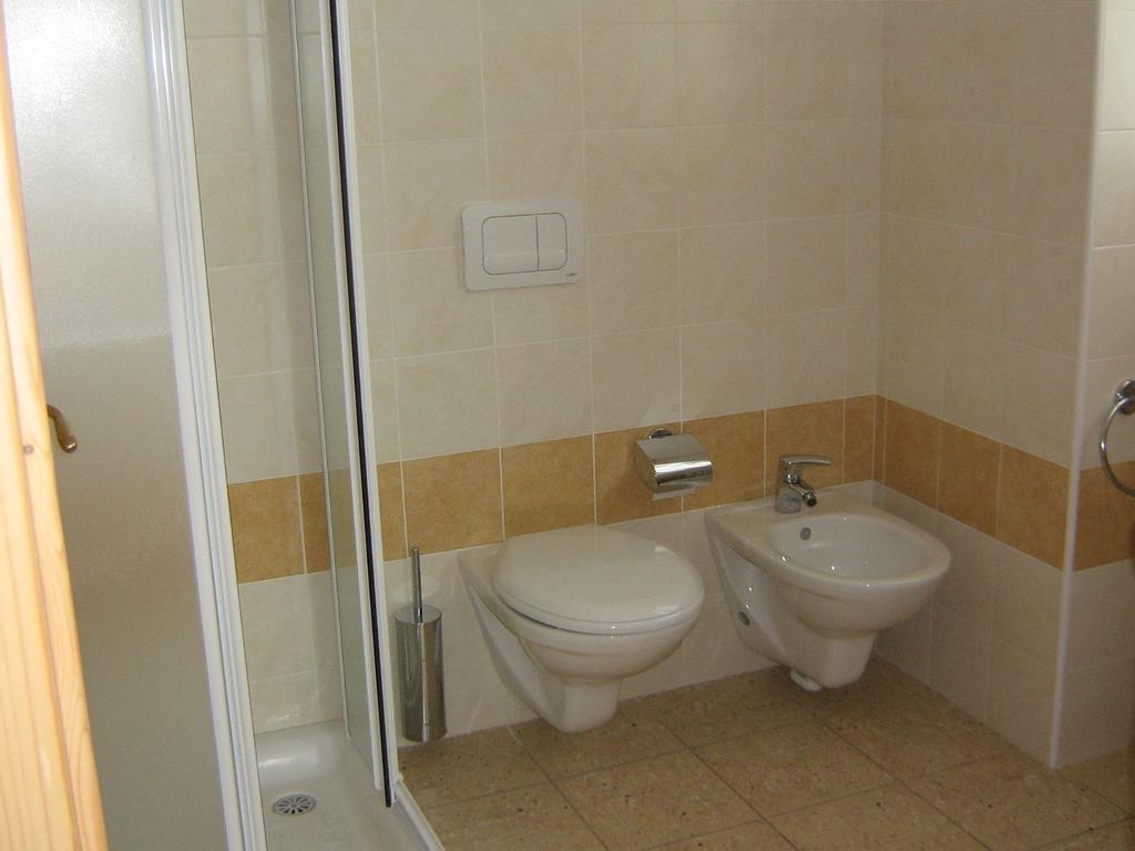 Taxus Hostel Pieve Tesino Phòng bức ảnh