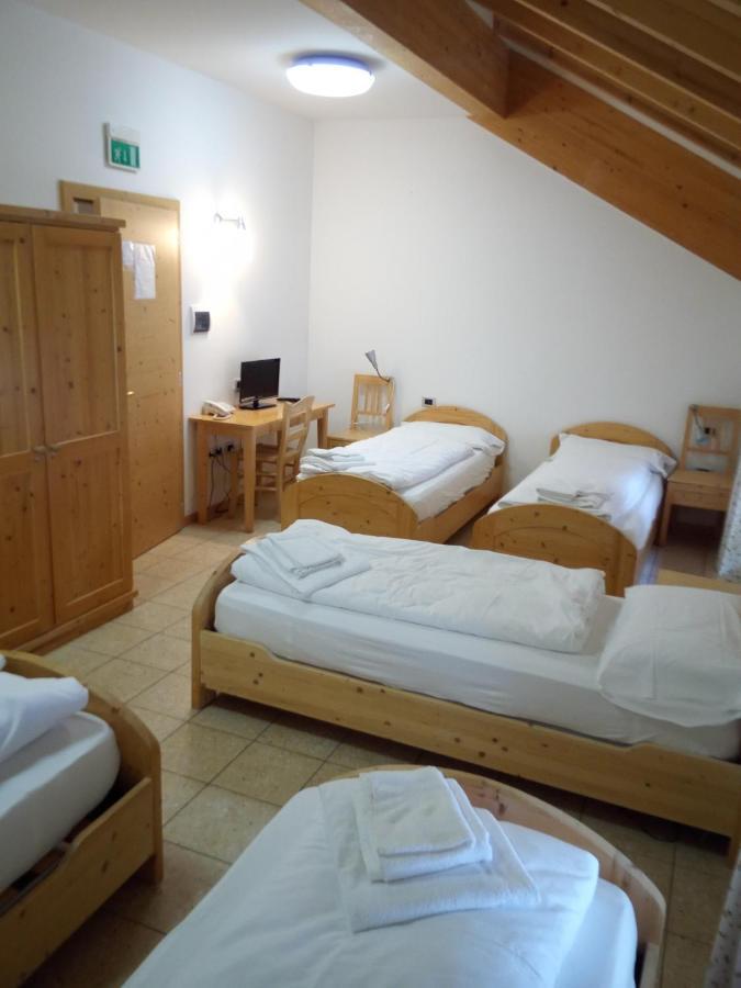 Taxus Hostel Pieve Tesino Ngoại thất bức ảnh